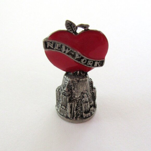 New York souvenir collectible thimble - big apple - skyscrapers - c 1970s-80s - Picture 2 of 9